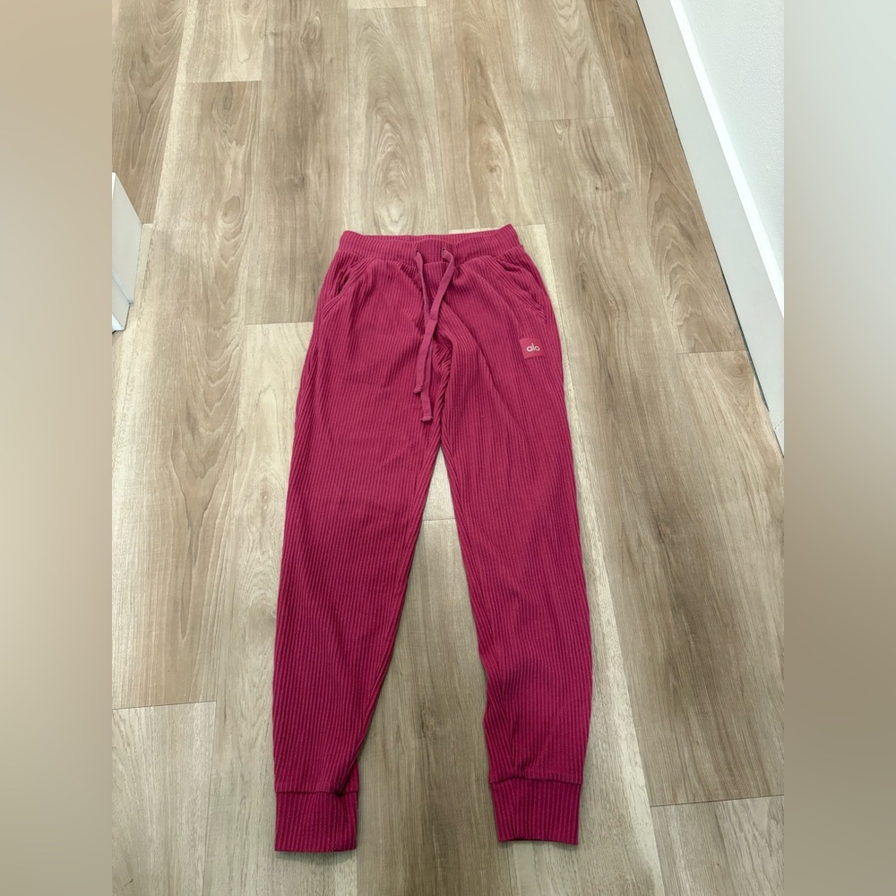 ALO Yoga Ribbed Track Joggers in Pink - Picture 4 of 13